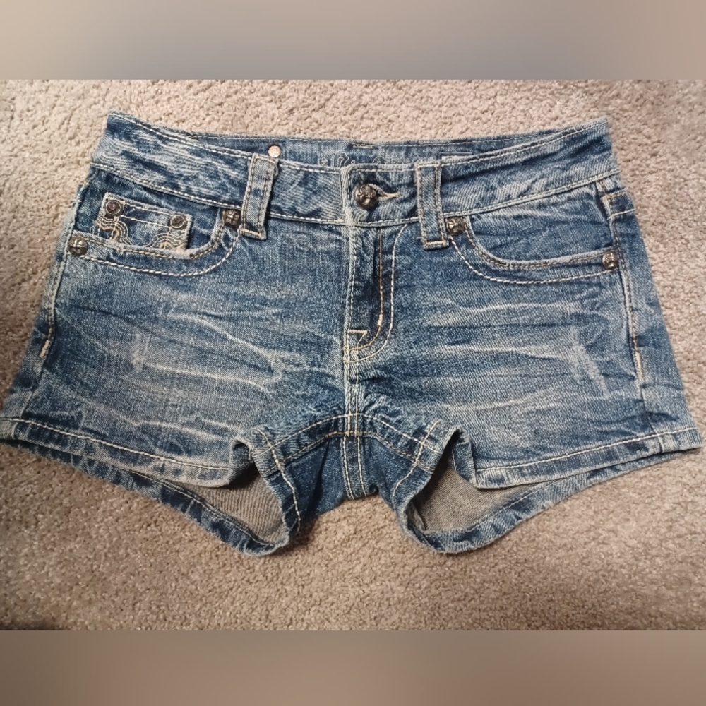 Miss Me Shorts Size 27 Cow Hide Detail